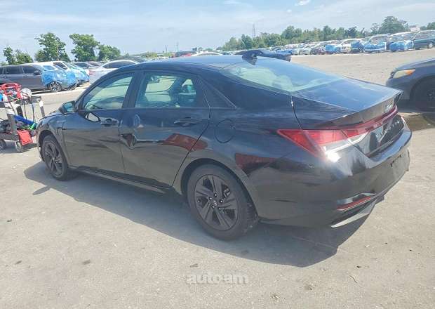 Hyundai Elantra 2023 — լուսանկար 2