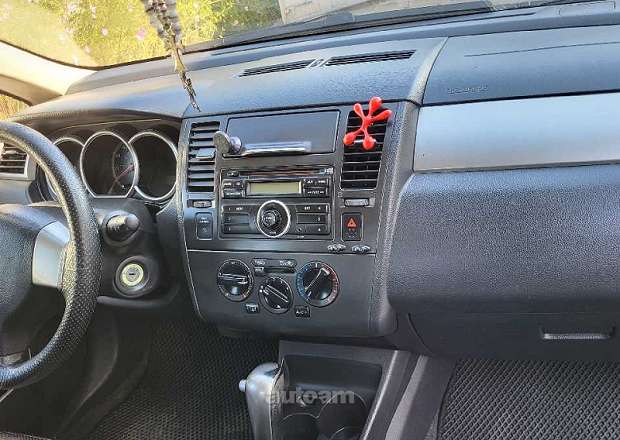 Nissan Versa 2011 — լուսանկար 4