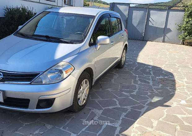 Nissan Versa 2011 — լուսանկար 2