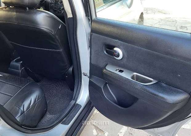 Nissan Versa 2011 — լուսանկար 6