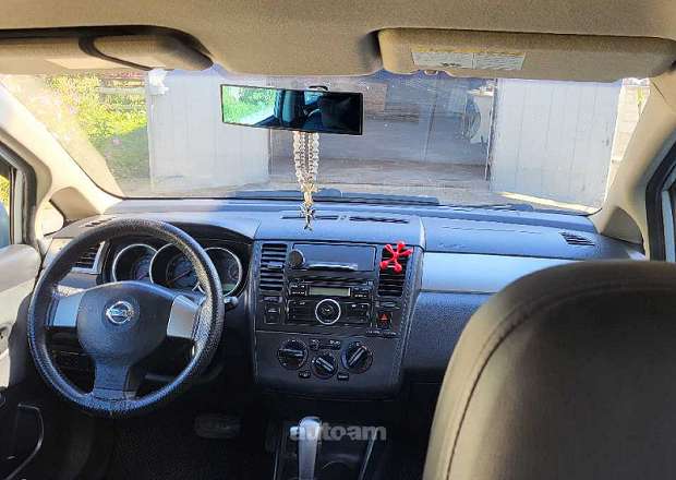 Nissan Versa 2011 — լուսանկար 5