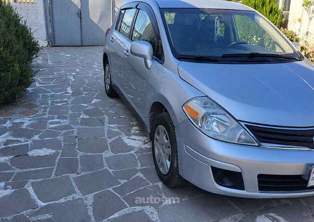 Nissan Versa 2011 — լուսանկար 3
