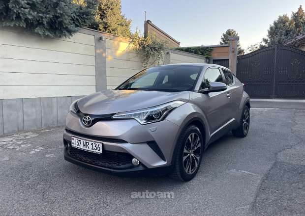 Toyota C-HR 2019 — լուսանկար 1