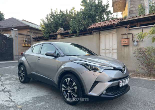 Toyota C-HR 2019 — լուսանկար 3