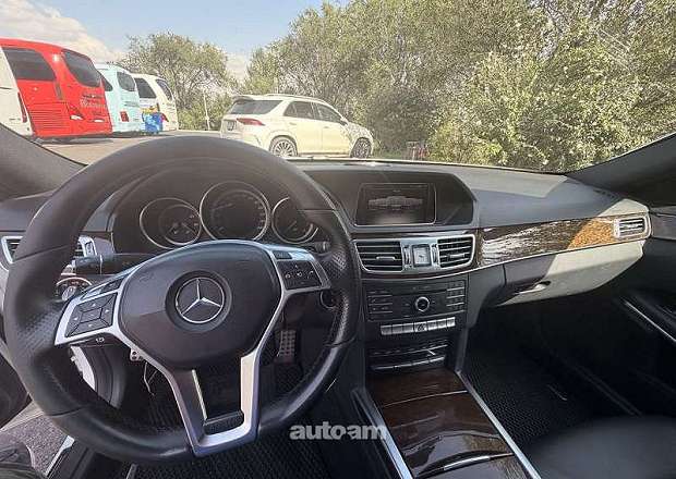 Mercedes-Benz E 200