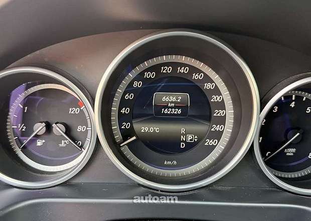 Mercedes-Benz E 200