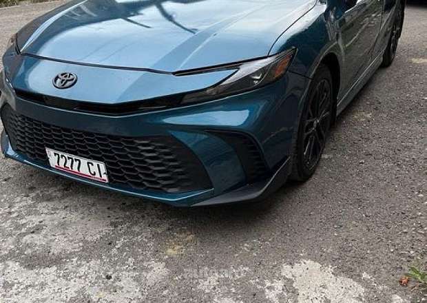 Toyota Camry 2024 — լուսանկար 2