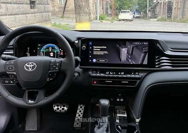 Toyota Camry 2024 — լուսանկար 10