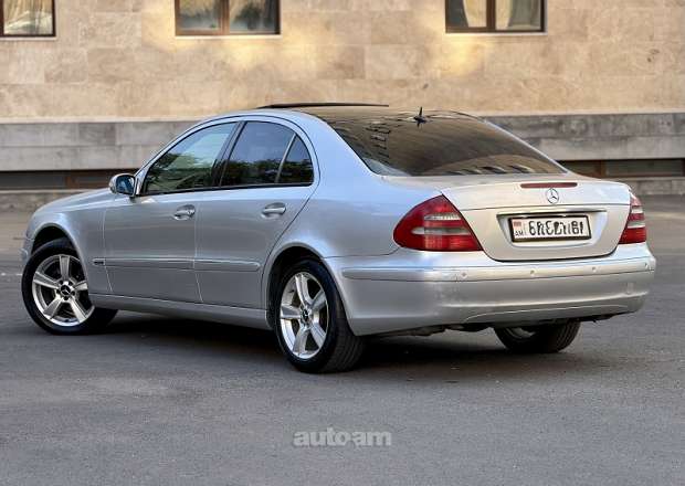 Mercedes-Benz E 240 2003 — photo 2