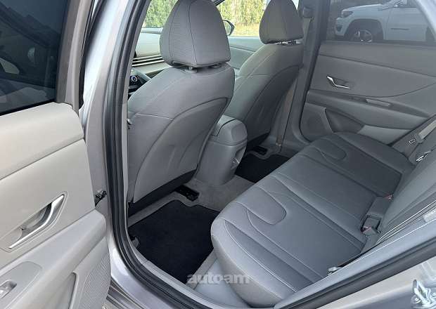 Hyundai Elantra 2024 — photo 12