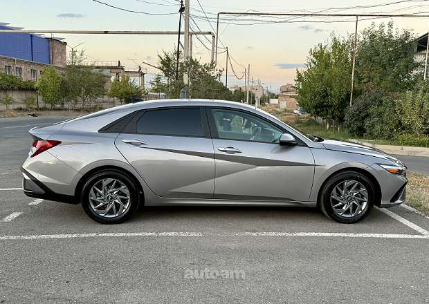 Hyundai Elantra 2024 — photo 8
