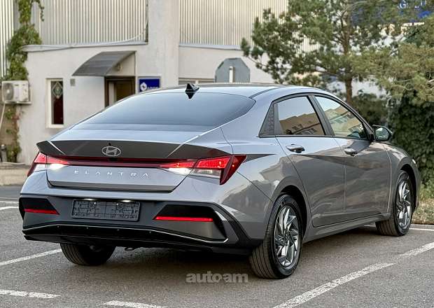 Hyundai Elantra 2024 — photo 4