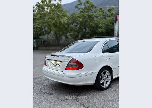 Mercedes-Benz E 320 2003 — լուսանկար 2