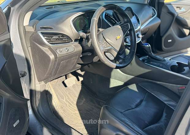 Chevrolet Volt 2018 — фото 10