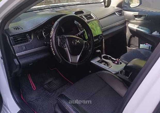 Toyota Camry 2012 — լուսանկար 3