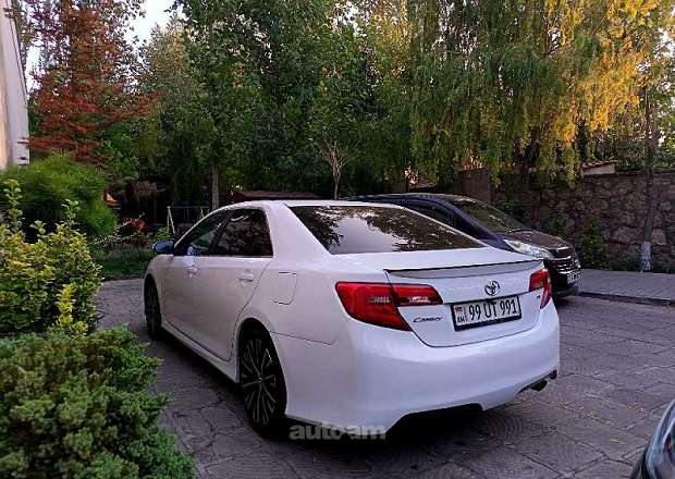 Toyota Camry 2012 — լուսանկար 2