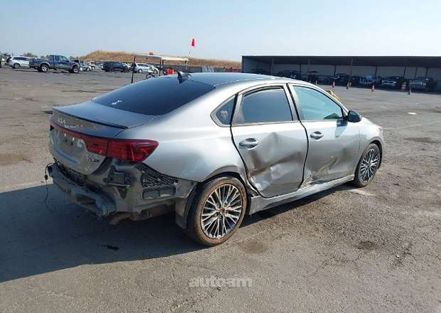 Kia Forte 2022 — photo 4