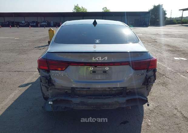 Kia Forte 2022 — photo 3