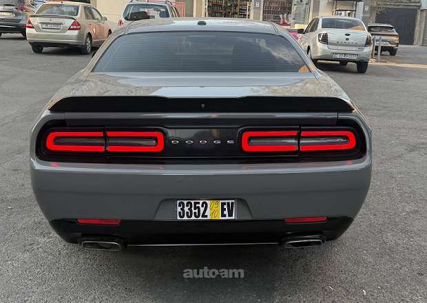 Dodge Challenger 2018 — լուսանկար 4
