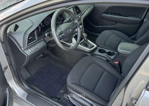 Hyundai Elantra 2020 — լուսանկար 11
