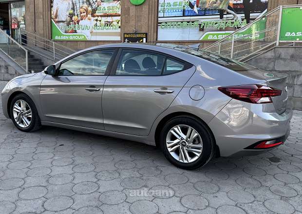 Hyundai Elantra 2020 — լուսանկար 10