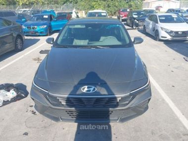 Hyundai Elantra  2025 