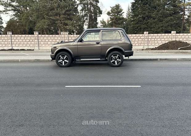 VAZ (Lada) 2121 NIVA (4x4) 2016 — լուսանկար 4