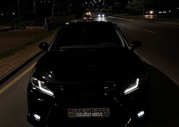 Toyota Camry 2023 — լուսանկար 1