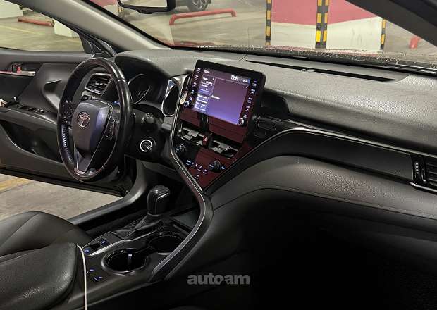 Toyota Camry 2023 — լուսանկար 8
