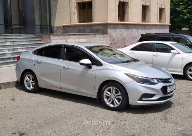 Chevrolet Cruze 2018 — լուսանկար 2