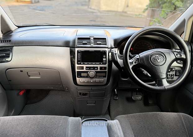 Toyota Ipsum 2002 — լուսանկար 13