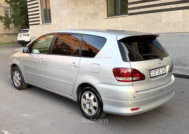 Toyota Ipsum 2002 — լուսանկար 4