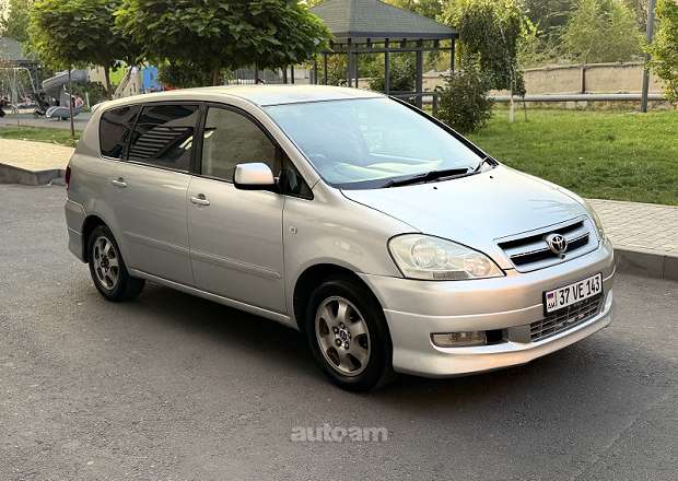 Toyota Ipsum 2002 — լուսանկար 2