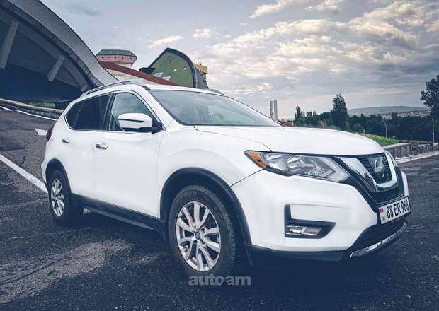 Nissan Rogue 2018 — photo 3