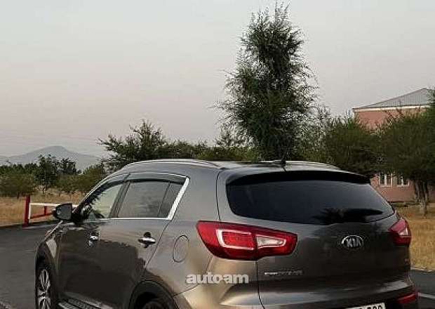 Kia Sportage 2012 — լուսանկար 8