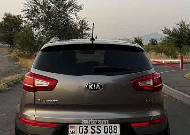 Kia Sportage 2012 — լուսանկար 11