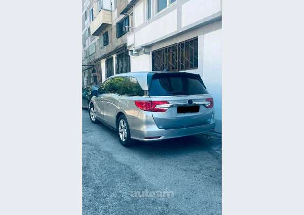 Honda Odyssey 2019 — լուսանկար 2