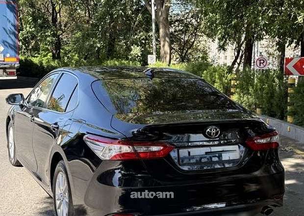 Toyota Camry 2018 — photo 3