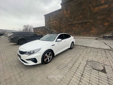 Kia Optima  2020 