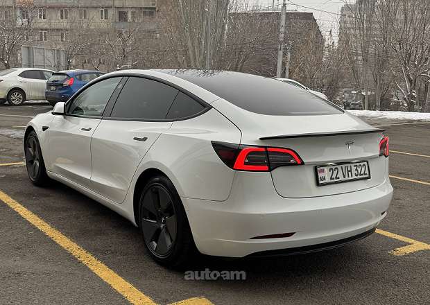 Tesla Model 3 2021 — լուսանկար 2
