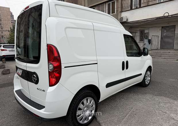 Opel Combo 2012 — լուսանկար 11