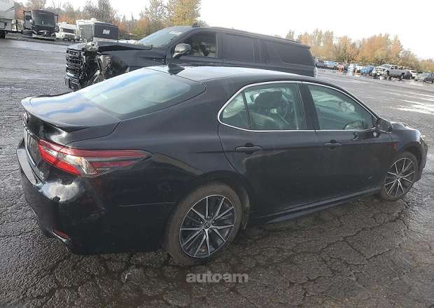 Toyota Camry 2021 — լուսանկար 3