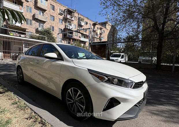 Kia Forte 2023 — photo 4