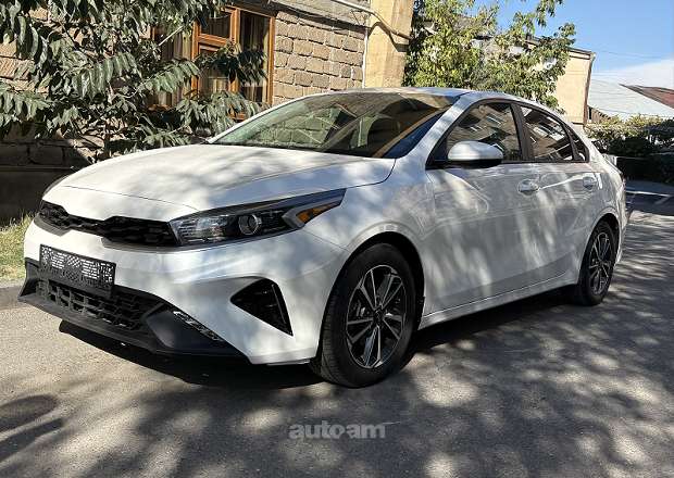Kia Forte 2023 — photo 1