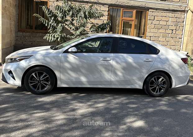 Kia Forte 2023 — photo 2