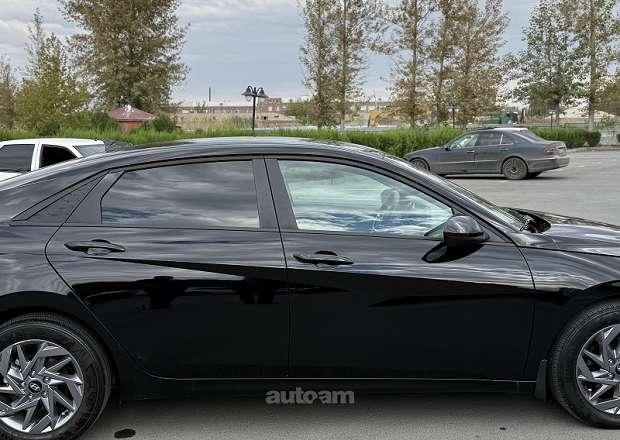 Hyundai Elantra 2024 — լուսանկար 4