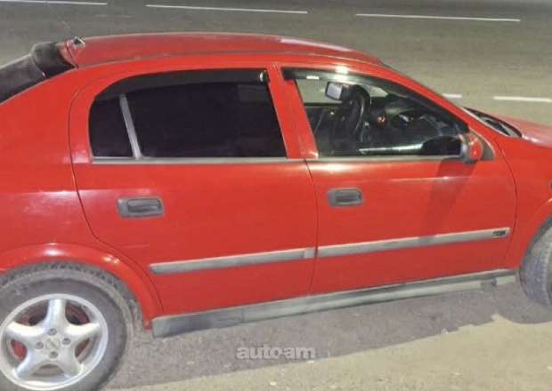 Opel Astra 1999 — photo 1