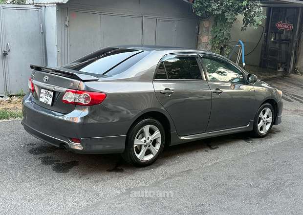 Toyota Corolla 2011 — լուսանկար 3