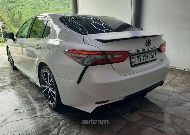 Toyota Camry 2019 — фото 4