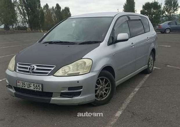 Toyota Ipsum 2003 — photo 1